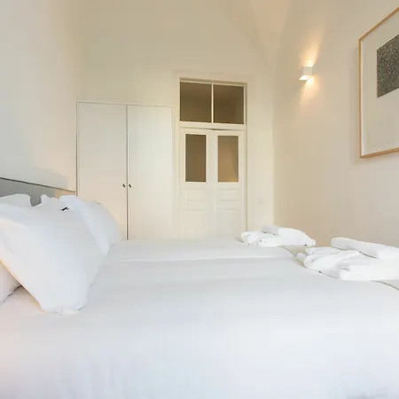 Bed & Breakfast Feels Like Chiado Prime Lisbon